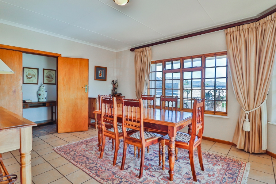 3 Bedroom Property for Sale in Middedorp Western Cape